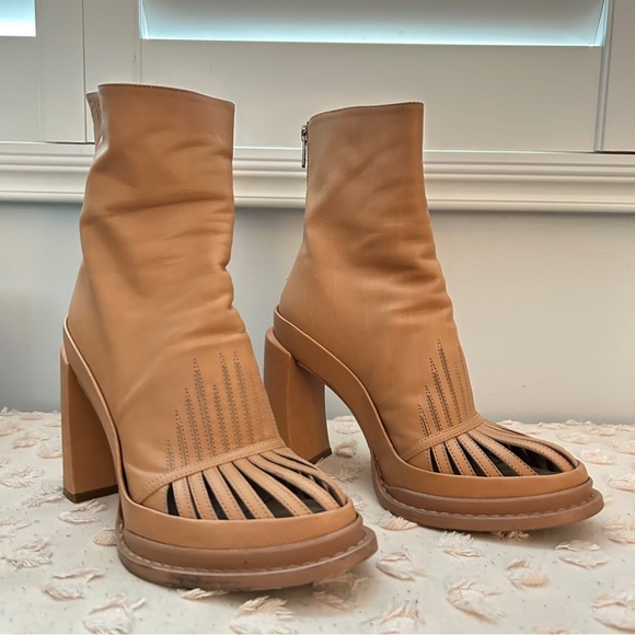 Ann Demeulemeester Shoes - Ann Demeulemeester Cutout Vamp Platform Ankle Boot Camel Tanned Leather Size 39